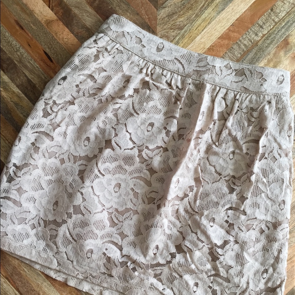 Lace skirt